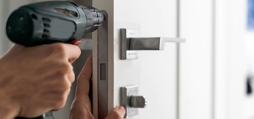 Locksmith For Lock Replacement Near Me in Weehawken, NJ